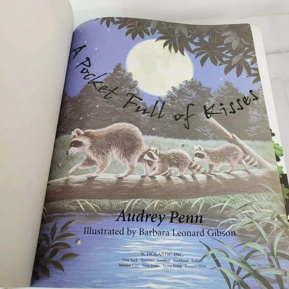 A Pocket Full of Kisses by Audrey Penn Children's Book Family GUC‎